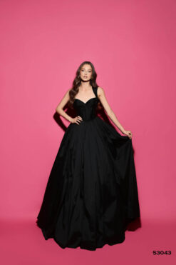 Vestido de Fiesta y Festera modelo 53043 de Lucía 1990 en Valencia.