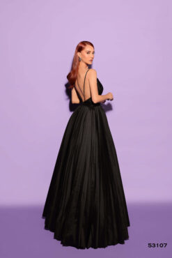 Vestido de Fiesta y Festera modelo 53107 de Lucía 1990 en Valencia.