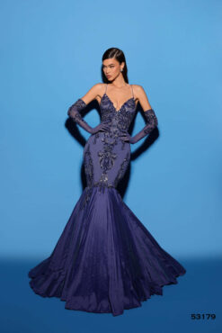 Vestido de Fiesta y Festera modelo 53179 de Lucía 1990 en Valencia.