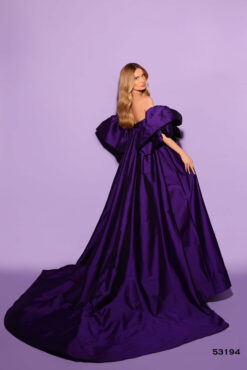 Vestido de Fiesta y Festera modelo 53194 de Lucía 1990 en Valencia.