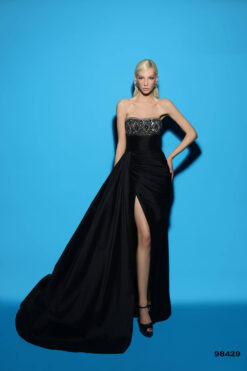 Vestido de Fiesta y Festera modelo 98429 de Lucía 1990 en Valencia.