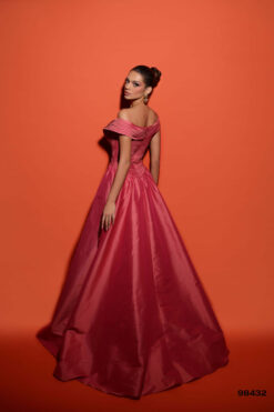 Vestido de Fiesta y Festera modelo 98432 de Lucía 1990 en Valencia.