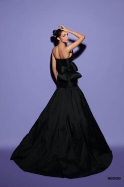 Vestido de Fiesta y Festera modelo 98508 de Lucía 1990 en Valencia.