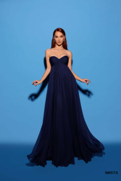 Vestido de Fiesta y Festera modelo 98573 de Lucía 1990 en Valencia.